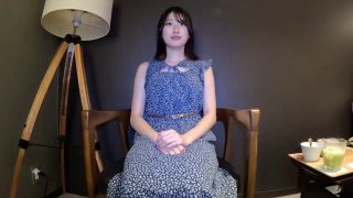 年轻妹子女上位骑乘打桩，白浆沾满可龟头后入操白皙蜜桃臀花样百出内射